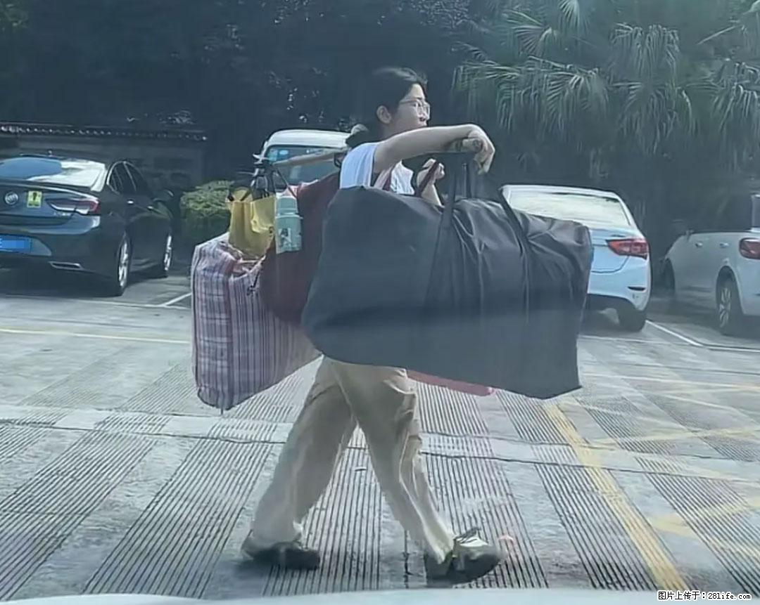 全网追的“扁担女孩”，找了一份暑假工，时薪12元 - 日喀则生活资讯 - 日喀则28生活网 rkz.28life.com